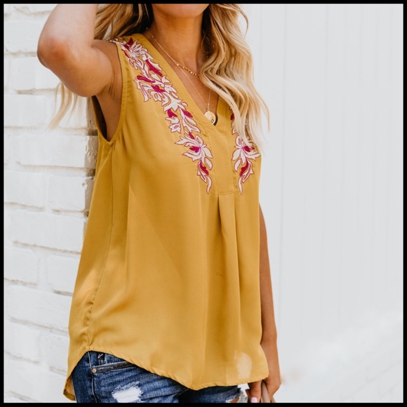 Expressions of Color Top - Picture 5 of 7